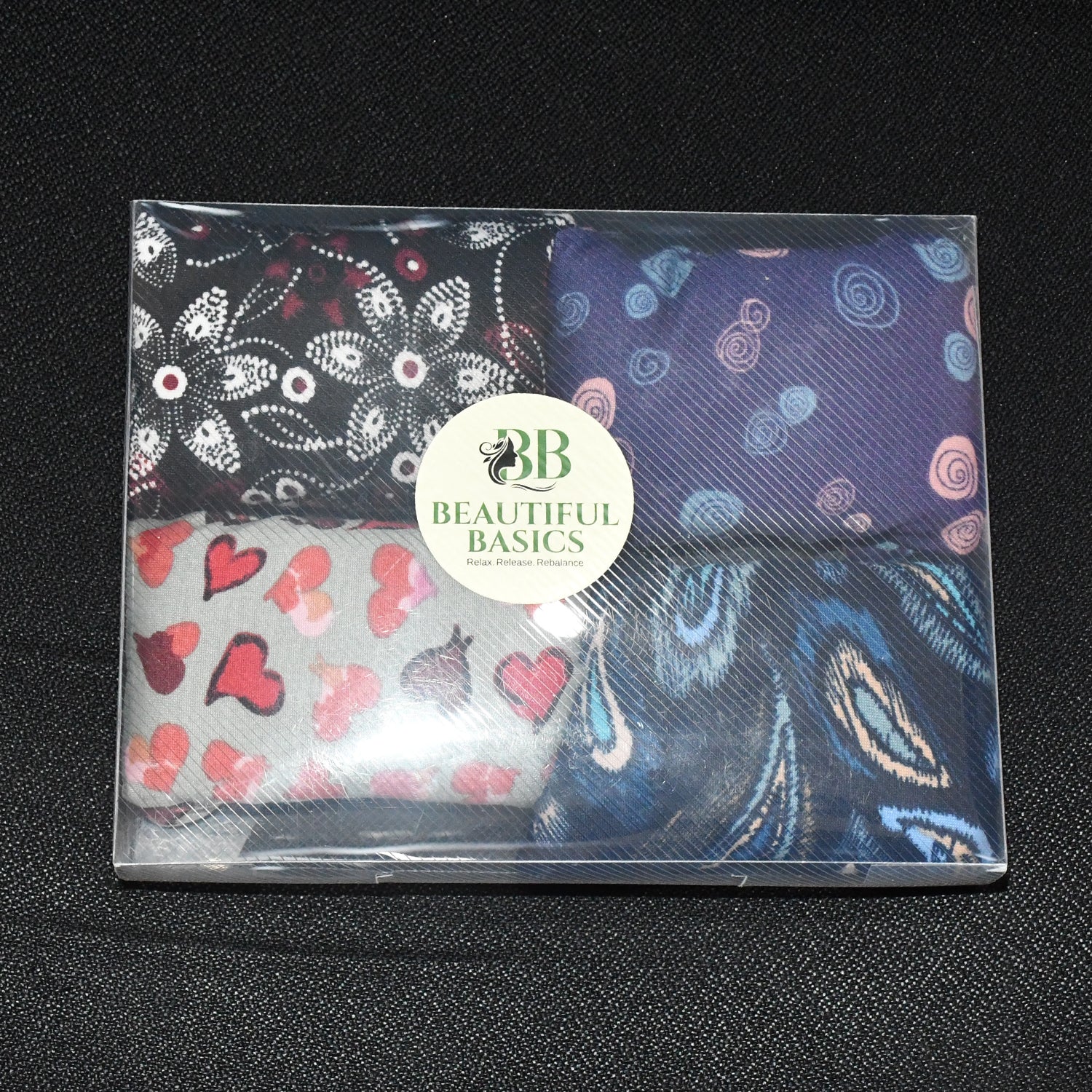 Reusable Cloth Sanitary Pads for Women (4 Pc / Set) Reusable Cloth Sanitary Pads for Women (4 Pc / Set)
